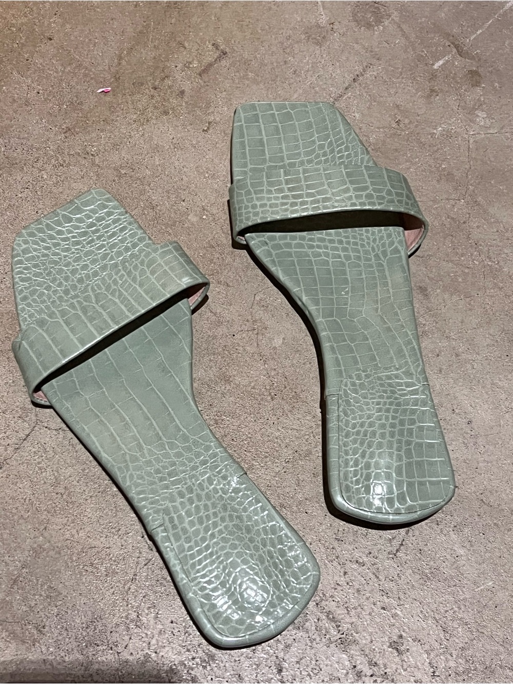 Women’s Croc-Embossed Slide Sandals in Sage Green